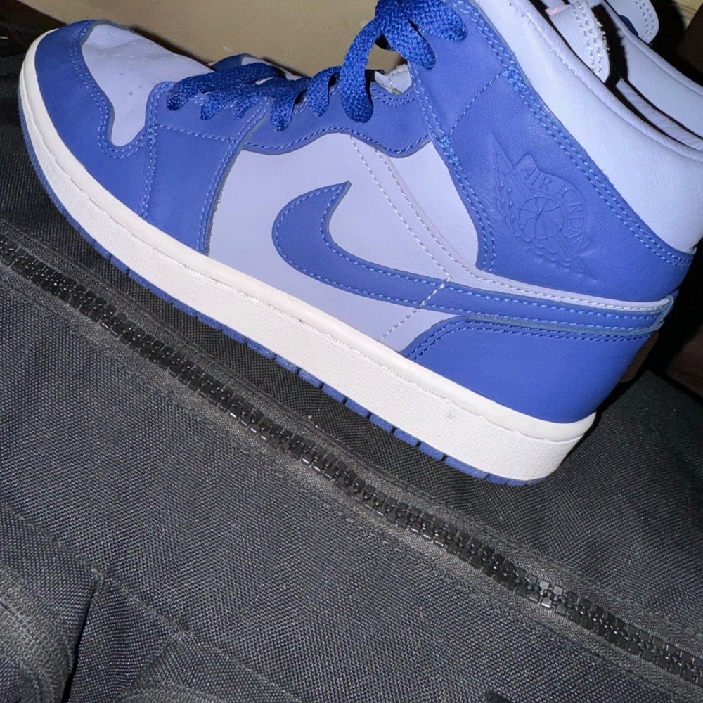 Air Jordan 1 SE Mid Iron Purple Deep Royal Women’s